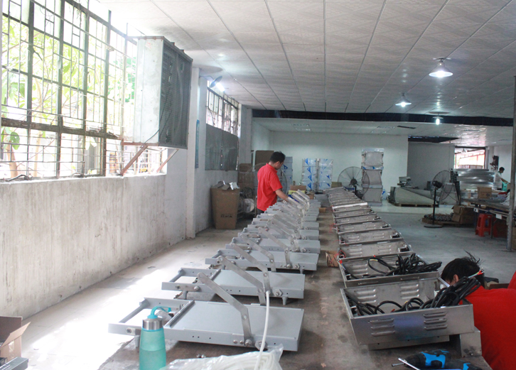 英迪爾生產(chǎn)車間-漢堡機組裝線